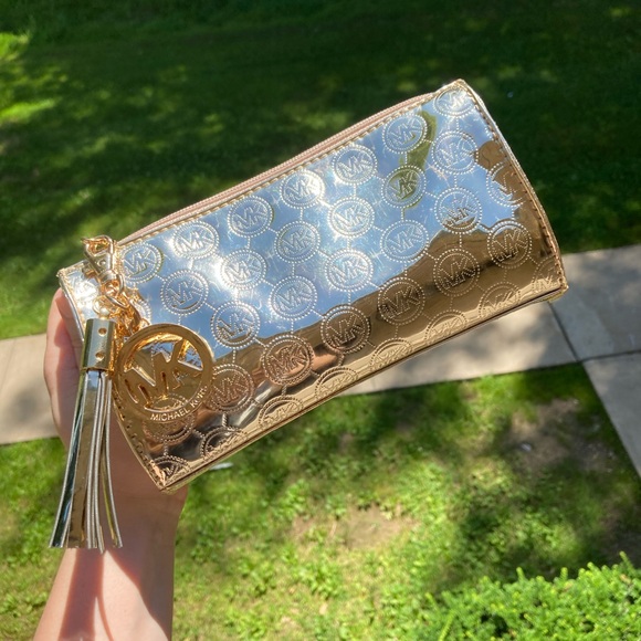 MK Gold Tone Metallic Holographic Makeup Bag Cosmetic Bag Purse Organizer Travel - Picture 1 of 17